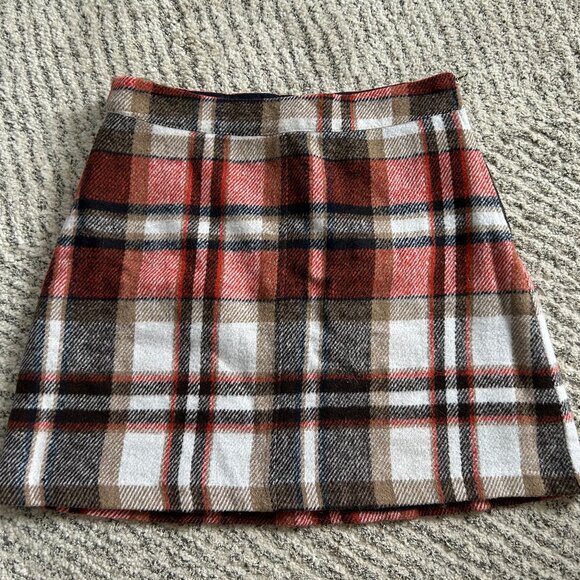 Lulus Dresses & Skirts - Lulus Plaid Skirt!